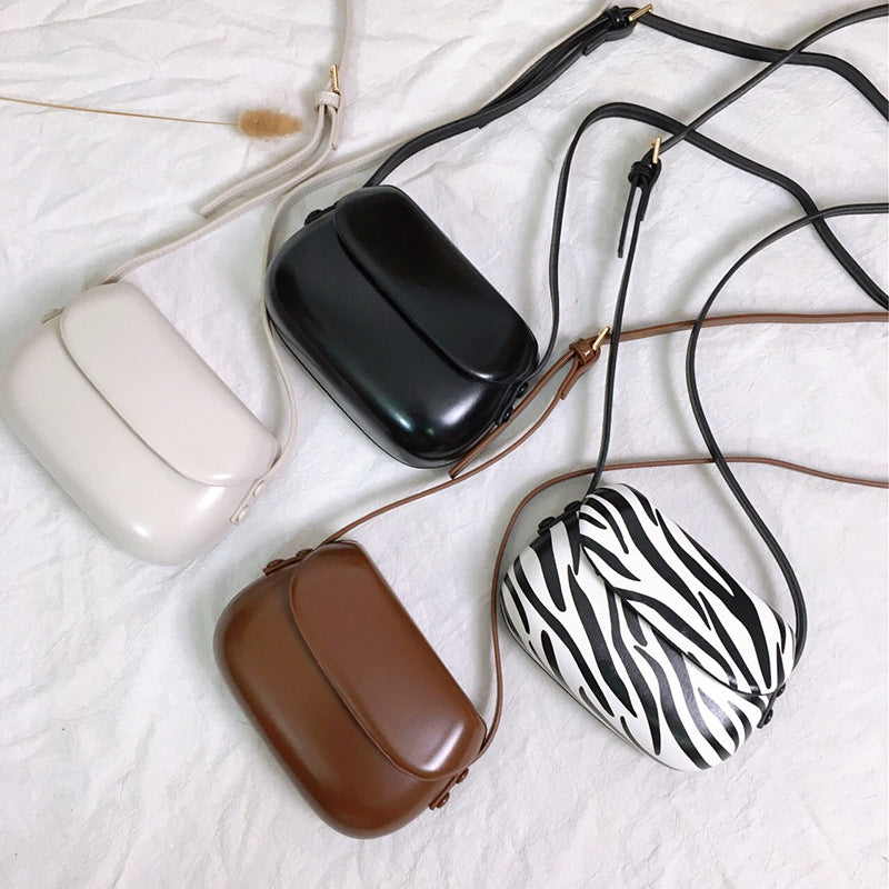 Zebra Pattern Horseshoe Saddle Bag New Mini Messenger Bag Female All-Match Ins Mobile Phone Small Bag