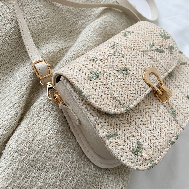 Summer Straw Woven Bag Women's New Small Fresh Lace Flower Woven Saddle Bag All-Match One Shoulder Messenger Bag